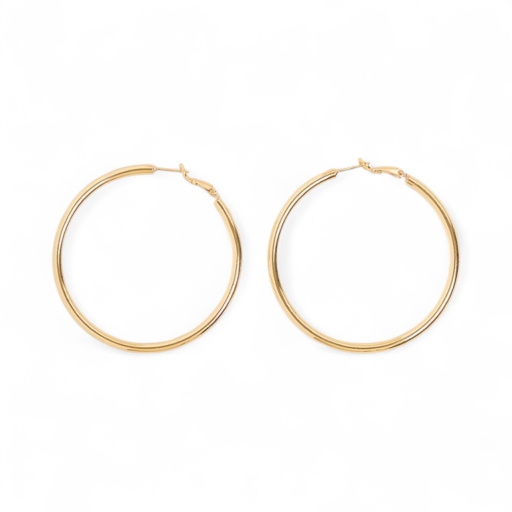 Elegant 14K Gold Hoop Earrings